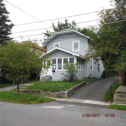 943 Superior St