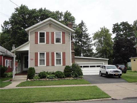 560 Walnut St