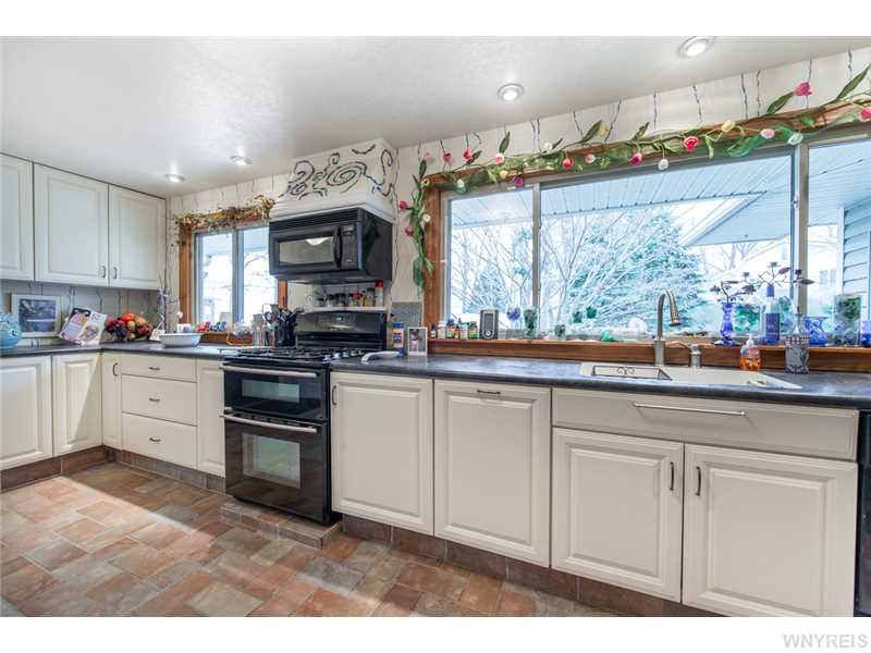 607 Larkin Rd #APT H, Derby NY 14047