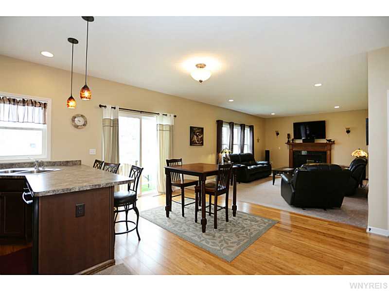 6310 White Oak Way, Lake View NY 14085