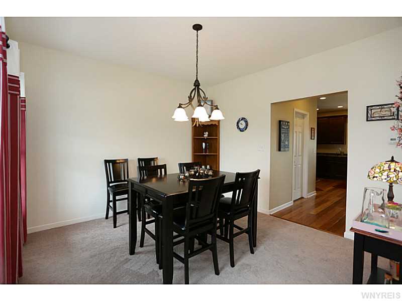 6310 White Oak Way, Lake View NY 14085