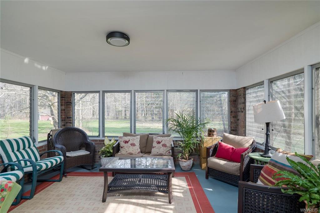 78 Scattertree Ln