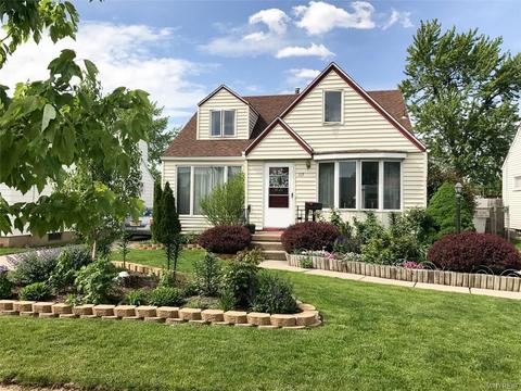 220 Wrexham Ct N