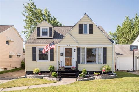 220 Wrexham Ct N
