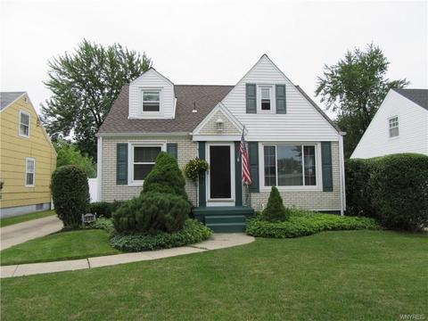 220 Wrexham Ct N