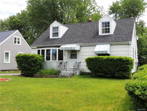 220 Wrexham Ct N