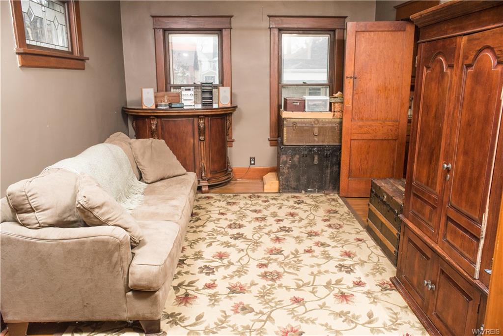 27 Rudolph St