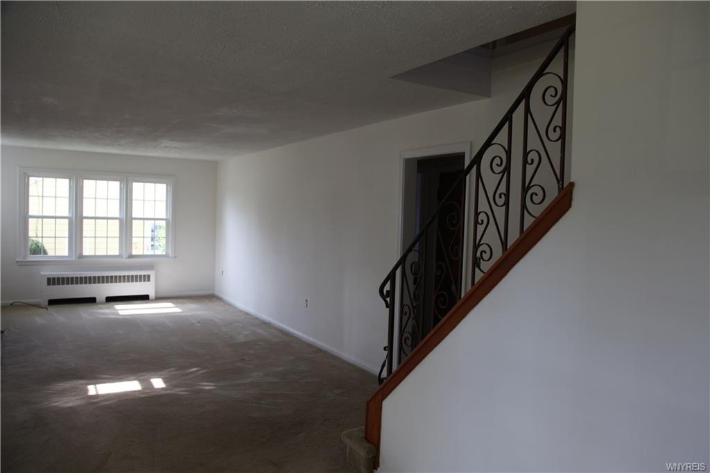 160 Woodward Dr