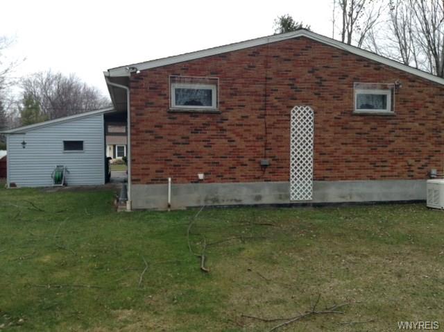 9402 Cayuga Dr
