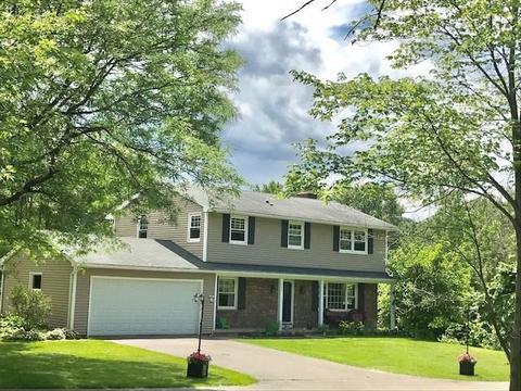5 Bittersweet Rd