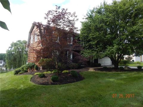 22 Maybrook Ln