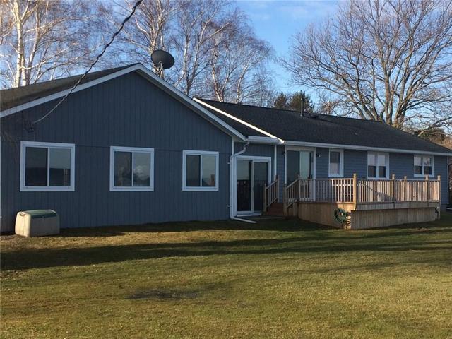 8 Long Point Ln