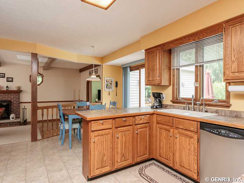 For Sale: 968 Oak Ridge Dr Victor, NY 14564