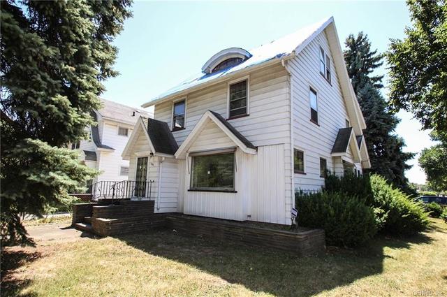 32 Turner St