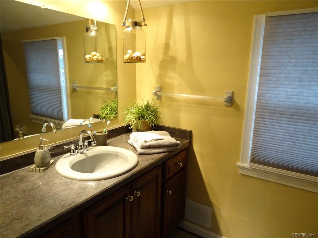 30 Beaconview Ct