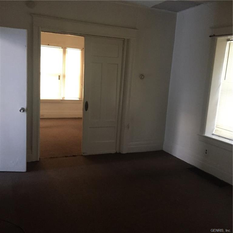 134 Bank St W