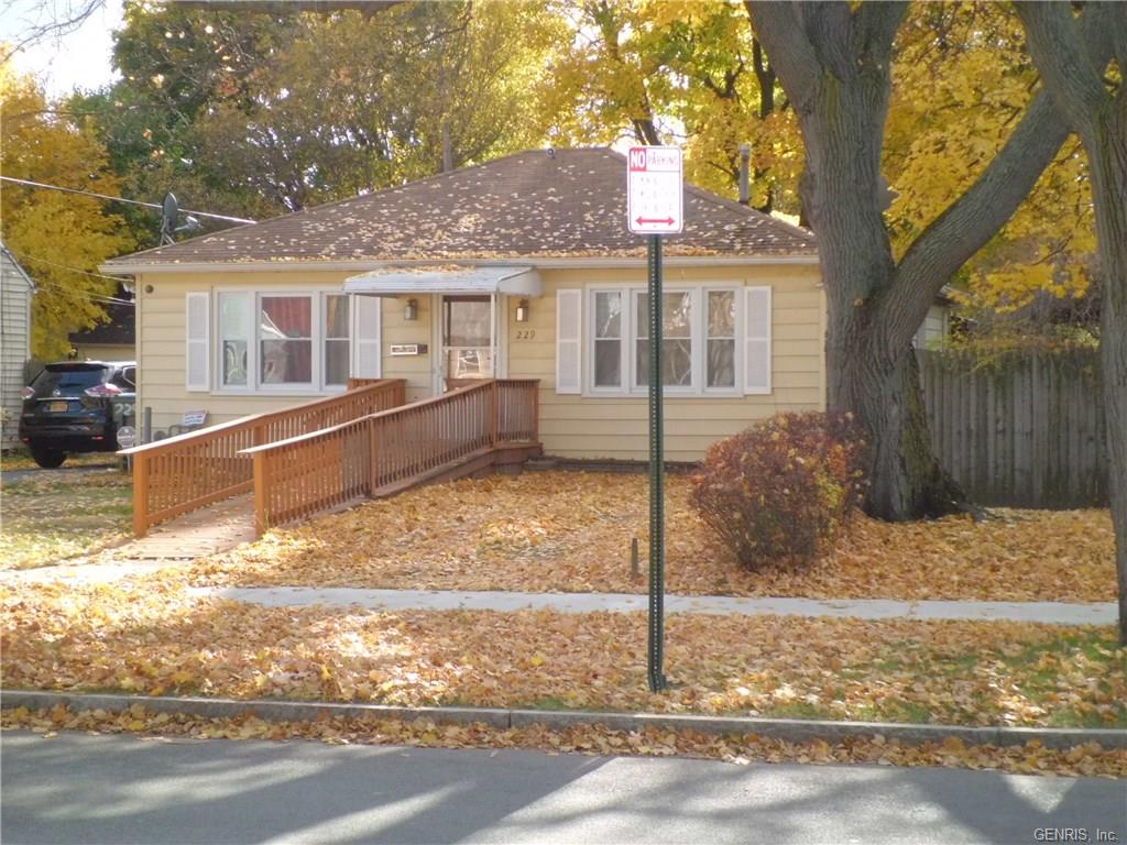 229 Fernwood Ave