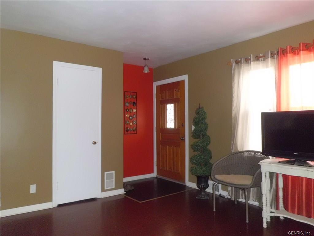 229 Fernwood Ave