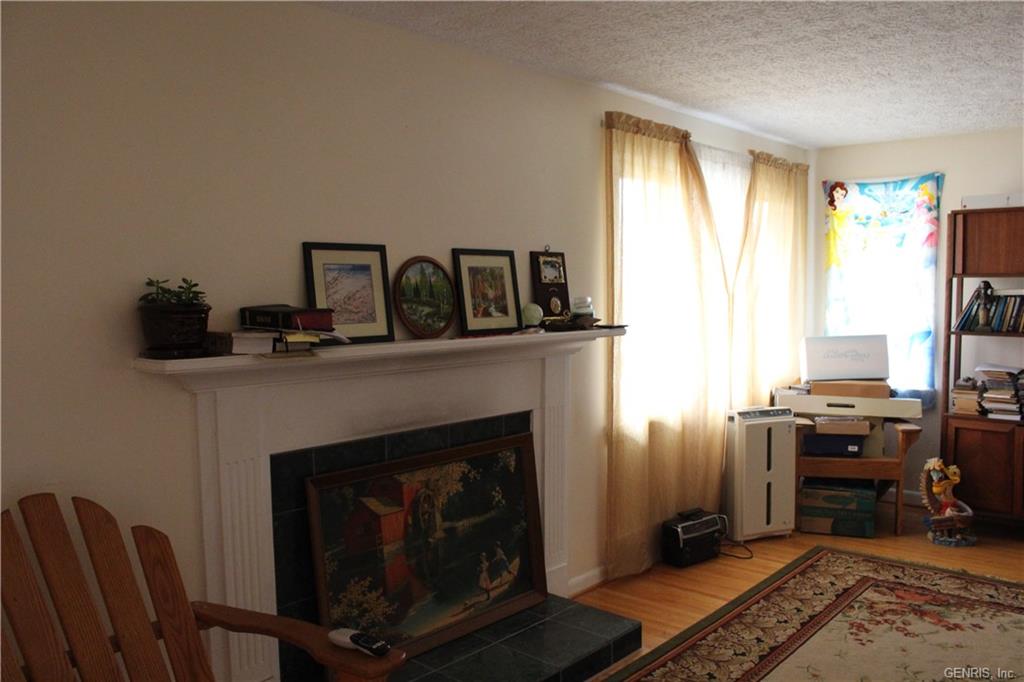 93 Russell Ave