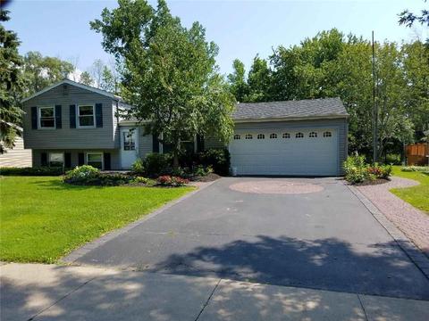 17 Adeane Dr E