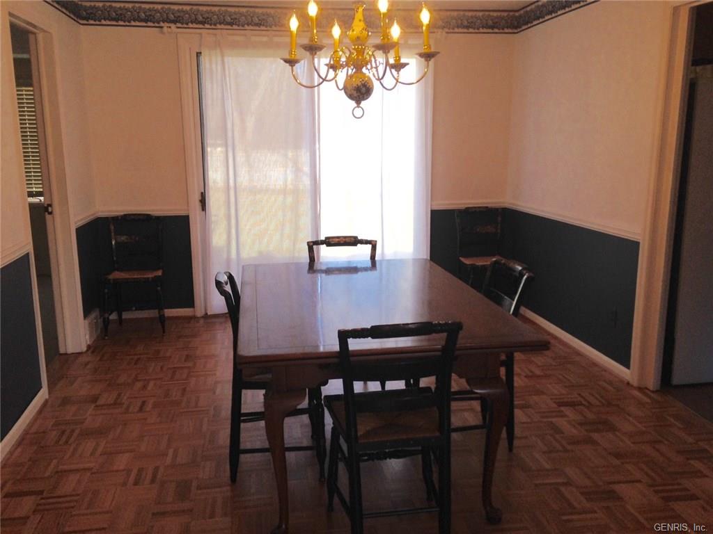 90 Lanark Cres