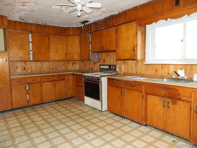 109 E Elm St