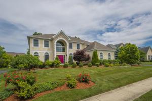For Sale: 9823 Archer Ln Dublin, OH 43017