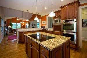 2939 Breezewood Ln