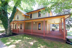 For Sale: 109 Meadow Ln Gambier, OH 43022