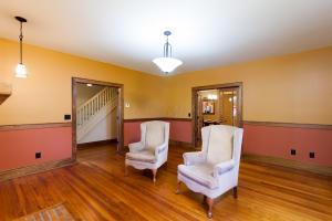 For Sale: 109 Meadow Ln Gambier, OH 43022