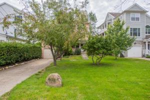 4237 N Bank Rd NE