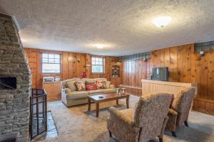 4237 N Bank Rd NE
