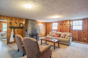 4237 N Bank Rd NE