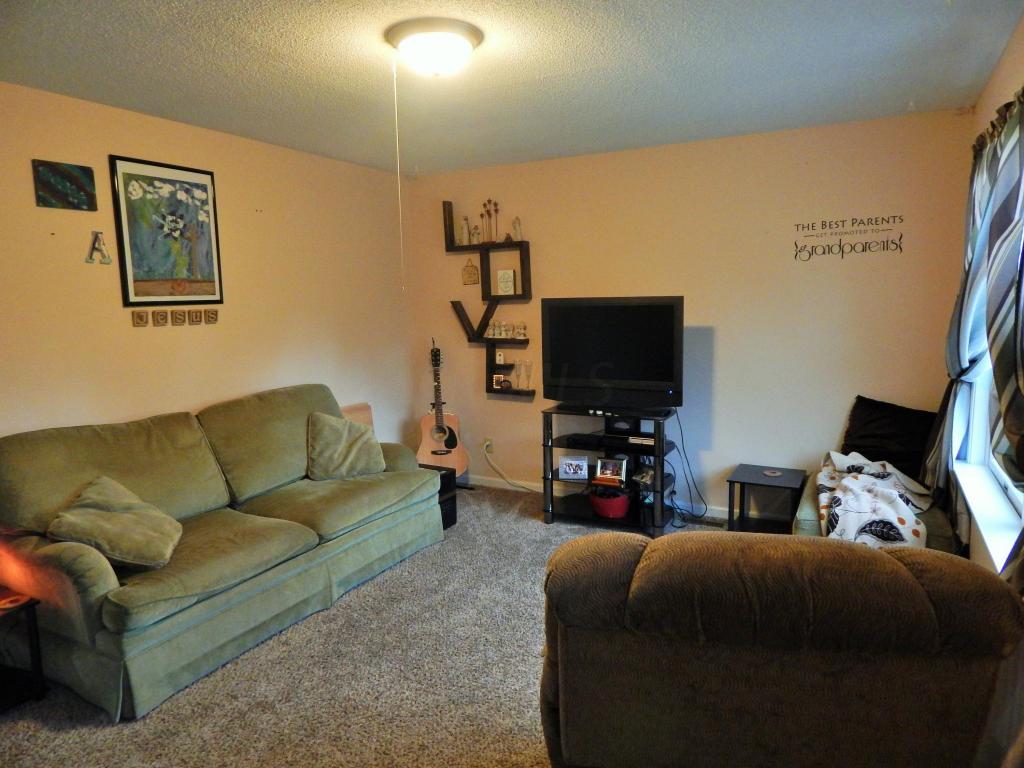 634 Livingston Ct