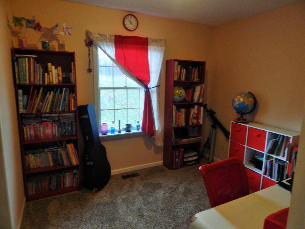 634 Livingston Ct