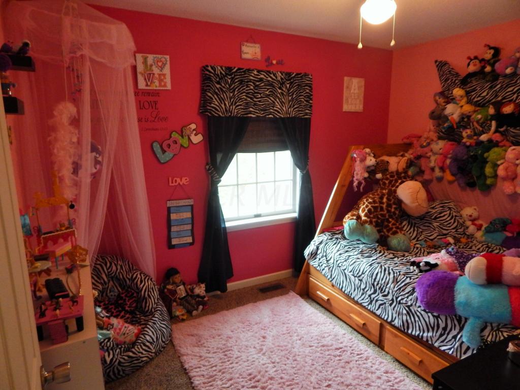 634 Livingston Ct