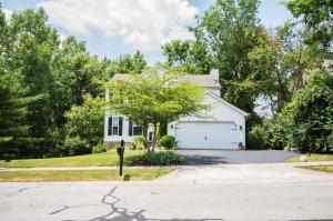 For Sale: 401 Barrington Rdg Pataskala, OH 43062