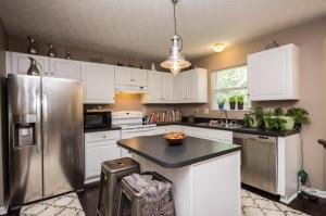 For Sale: 401 Barrington Rdg Pataskala, OH 43062