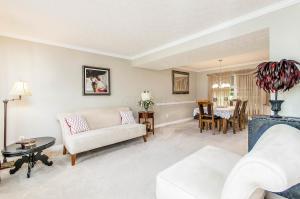 351 Cottage Grove Cir