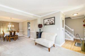 351 Cottage Grove Cir