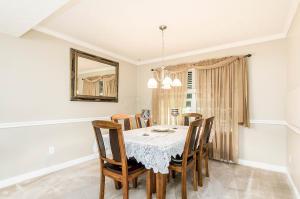 351 Cottage Grove Cir
