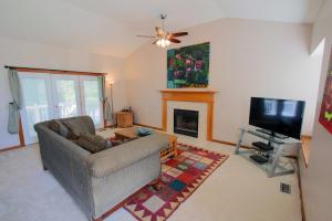 For Sale: 472 Glenside Ln Powell, OH 43065