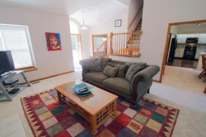 For Sale: 472 Glenside Ln Powell, OH 43065
