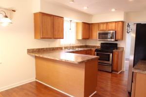 103 Freeway Dr