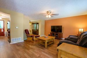 For Sale: 5585 Spohn Dr Westerville, OH 43081