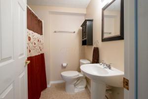 For Sale: 5585 Spohn Dr Westerville, OH 43081