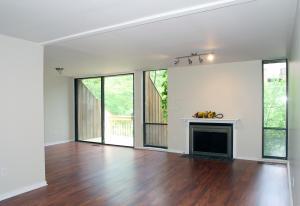 For Sale: 4950 Wintersong Ln #1 Westerville, OH 43081