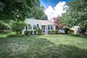 For Sale: 375 S Selby Blvd Columbus, OH 43085