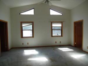 For Sale: 2885 Slone Dr NW Baltimore, OH 43105
