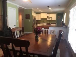 108 Circle Dr